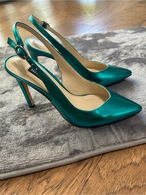 New never worn 6.5 Nine West Metallic Teal Pointed-Toe Slingback Heels